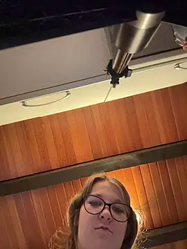 Snapshot of SweetTeenGirl chatting on 11/09/25, 02:15 SweetTeenGirl online show from 11/09/25, 02:15