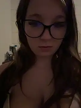 Snapshot of SweetTeenGirl chatting on 11/15/25, 03:19 SweetTeenGirl online show from 11/15/25, 03:19