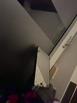 Snapshot of SweetTeenGirl chatting on 11/18/25, 08:35 SweetTeenGirl online show from 11/18/25, 08:35