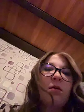 Snapshot of SweetTeenGirl chatting on 11/29/25, 06:44 SweetTeenGirl online show from 11/29/25, 06:44