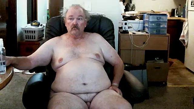 Snapshot of havethickcock chatting on 10/12/25, 03:27 havethickcock online show from 10/12/25, 03:27