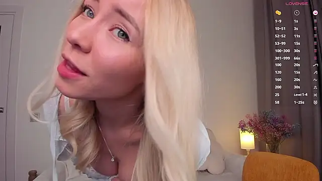 Snapshot of DanaCandy chatting on 03/02/26, 10:38 DanaCandy online show from 03/02/26, 10:38