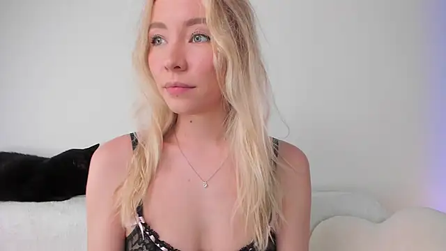 Snapshot of DanaCandy chatting on 05/16/26, 10:41 DanaCandy online show from 05/16/26, 10:41