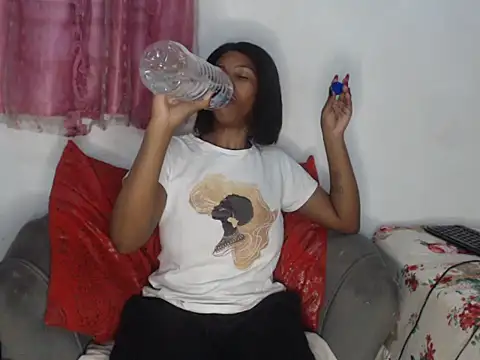 GoldSnowXxX online show from 06/08/26, 01:28