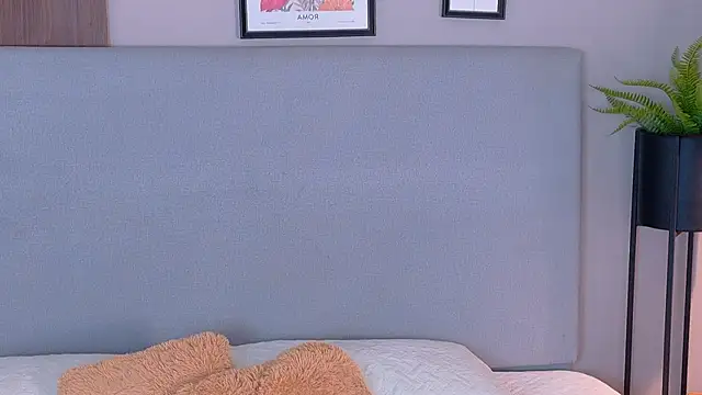 LanaRozz online show from 05/13/26, 07:22
