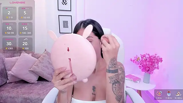 Snapshot of miranda_crawfor chatting on 11/04/25, 12:15 miranda crawfor online show from 11/04/25, 12:15