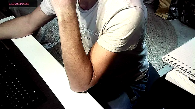 Snapshot of french_male_whore@xh chatting on 09/13/25, 02:39 french male whorexh online show from 09/13/25, 02:39