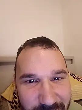 Snapshot of Ionut899@xh chatting on 10/30/25, 10:10 Ionut899xh online show from 10/30/25, 10:10