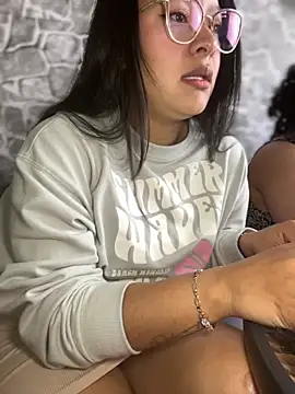 Liulee2 online show from 10/07/25, 04:26