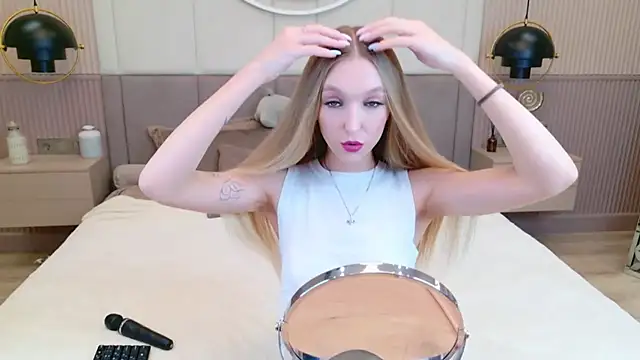 KellyBradford online show from 09/13/25, 05:40