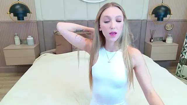 KellyBradford online show from 10/03/25, 05:48