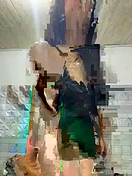 Snapshot of ashleyy20 chatting on 10/14/25, 12:55 ashleyy20 online show from 10/14/25, 12:55