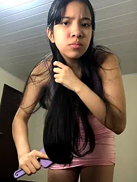 Snapshot of ashleyy20 chatting on 11/16/25, 11:21 ashleyy20 online show from 11/16/25, 11:21