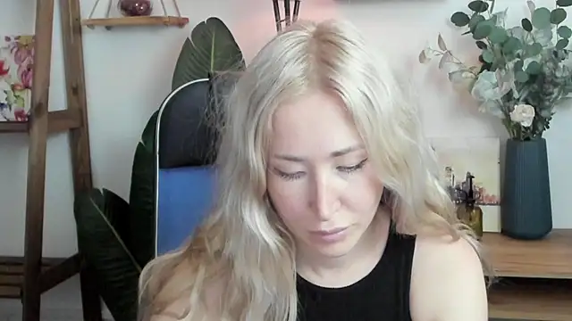 AstraMonroe online show from 06/14/26, 11:34