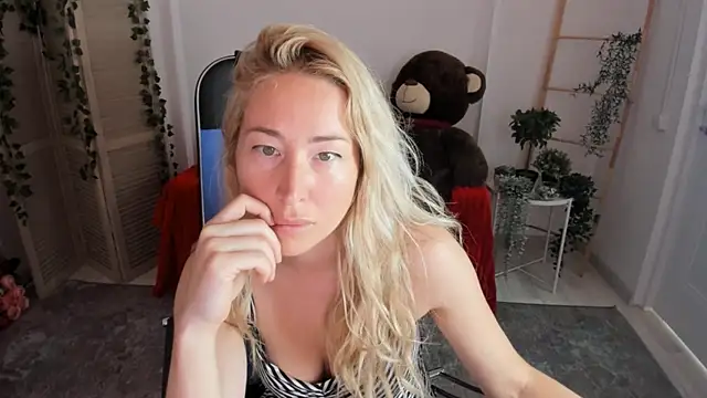 AstraMonroe online show from 07/22/26, 10:07