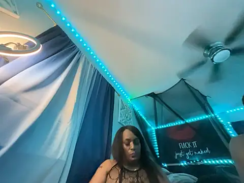 1LongJohn1 online show from 07/06/26, 10:23