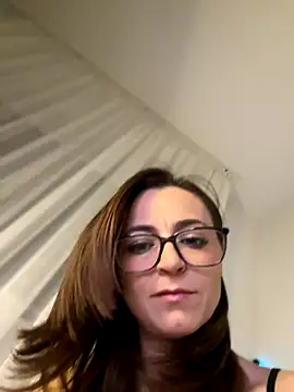 Snapshot of ClaireCrazy chatting on 10/24/25, 03:58 ClaireCrazy online show from 10/24/25, 03:58