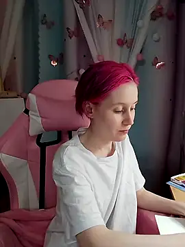 Fuzzy Unicorn online show from 09/15/25, 07:36