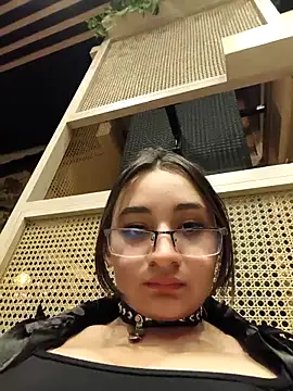 Snapshot of LiliThara chatting on 10/11/25, 12:54 LiliThara online show from 10/11/25, 12:54