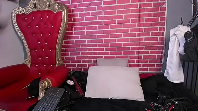LiliThara online show from 06/11/26, 01:20