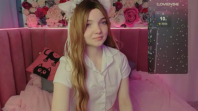 AnimeAlica18 online show from 11/01/25, 02:24