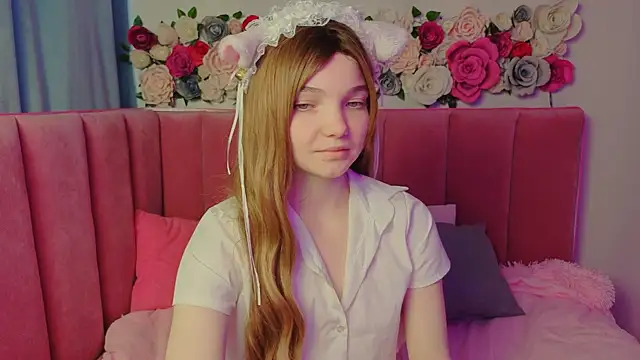 AnimeAlica18 online show from 11/05/25, 02:33