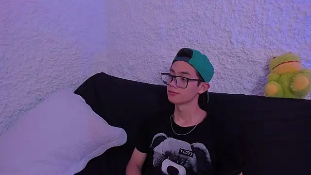 thiago kinghot online show from 09/17/25, 01:57