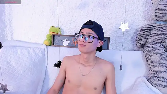 thiago kinghot online show from 10/10/25, 12:20