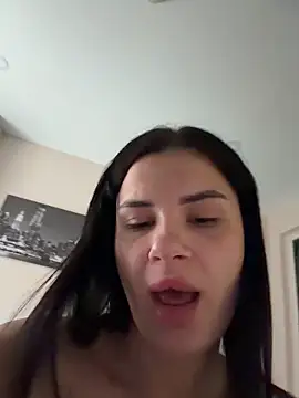 Snapshot of MiraReach chatting on 02/05/26, 01:43 MiraReach online show from 02/05/26, 01:43