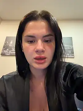 Snapshot of MiraReach chatting on 02/08/26, 01:58 MiraReach online show from 02/08/26, 01:58