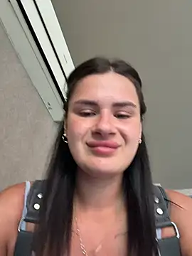 Snapshot of MiraReach chatting on 03/10/26, 02:27 MiraReach online show from 03/10/26, 02:27