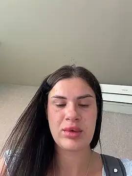 Snapshot of MiraReach chatting on 03/17/26, 02:05 MiraReach online show from 03/17/26, 02:05