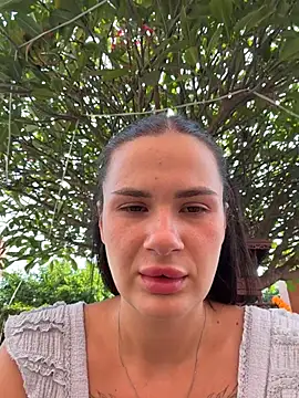 Snapshot of MiraReach chatting on 04/09/26, 02:11 MiraReach online show from 04/09/26, 02:11