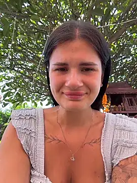 Snapshot of MiraReach chatting on 04/12/26, 03:00 MiraReach online show from 04/12/26, 03:00