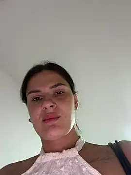 Snapshot of MiraReach chatting on 04/21/26, 01:42 MiraReach online show from 04/21/26, 01:42
