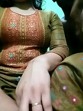 Hotty-couple063 online show from 09/27/25, 06:13