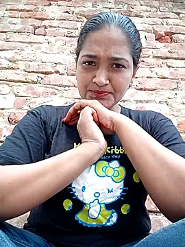 Hotty-couple063 online show from 11/03/25, 06:25