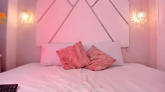 isabellashine online show from 07/30/26, 04:17