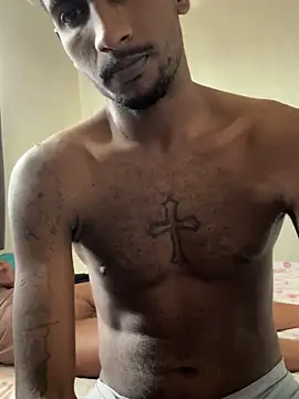 Snapshot of DiamanteNegro- chatting on 11/12/25, 05:46 DiamanteNegro- online show from 11/12/25, 05:46