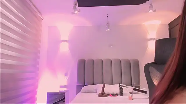 Snapshot of AlliceLover chatting on 11/12/25, 11:54 AlliceLover online show from 11/12/25, 11:54