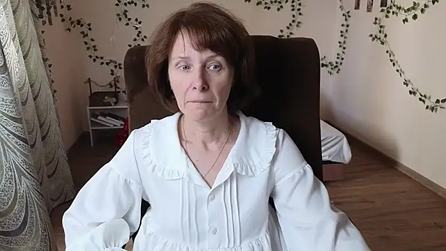 Lia Tito online show from 09/15/25, 12:16