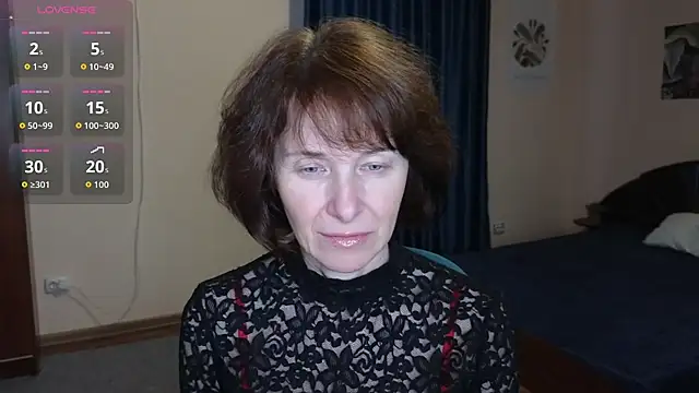 Snapshot of Lia_Tito chatting on 12/17/25, 06:19 Lia Tito online show from 12/17/25, 06:19