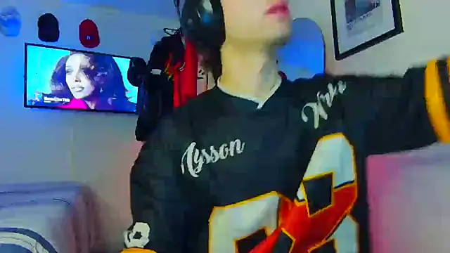 Snapshot of Tonerii chatting on 09/27/25, 02:38 Tonerii online show from 09/27/25, 02:38