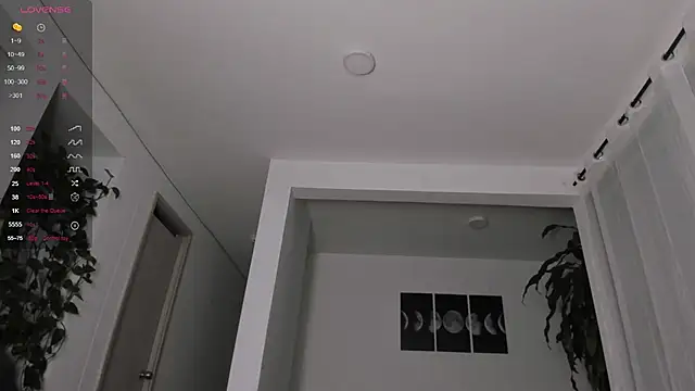 Snapshot of Hotay_andrew chatting on 10/08/25, 02:42 Hotay andrew online show from 10/08/25, 02:42