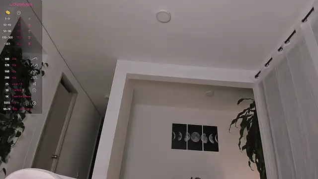 Snapshot of Hotay_andrew chatting on 10/17/25, 11:18 Hotay andrew online show from 10/17/25, 11:18