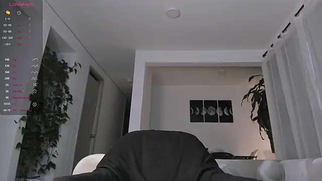 Snapshot of Hotay_andrew chatting on 10/23/25, 11:24 Hotay andrew online show from 10/23/25, 11:24