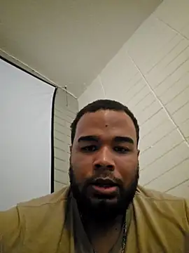 Snapshot of elbollo15__5 chatting on 12/17/25, 08:15 elbollo15 5 online show from 12/17/25, 08:15