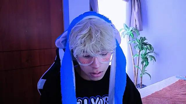 taichi bluy online show from 11/15/25, 06:15