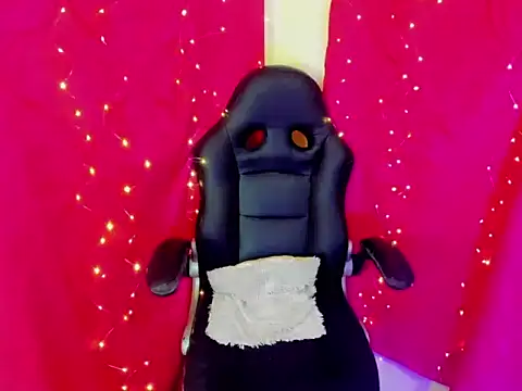 Snapshot of laxissh_X chatting on 11/29/25, 02:25 laxissh X online show from 11/29/25, 02:25