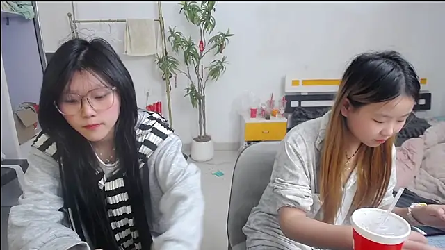 Babygirls523 online show from 10/27/25, 05:17